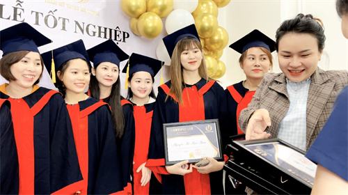 Lễ tốt nghiệp K02/2022 - KHOÁ PHUN XĂM THẨM MỸ & SPA CHUYÊN NGHIỆP tại Trust Me Korea